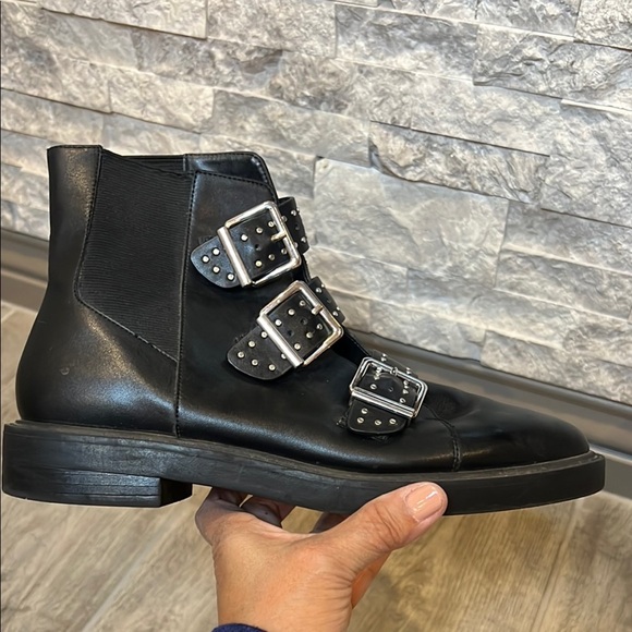 Urban Outfitters Black Zoe Triple buckle studded Straps size 9 - Picture 11 of 12